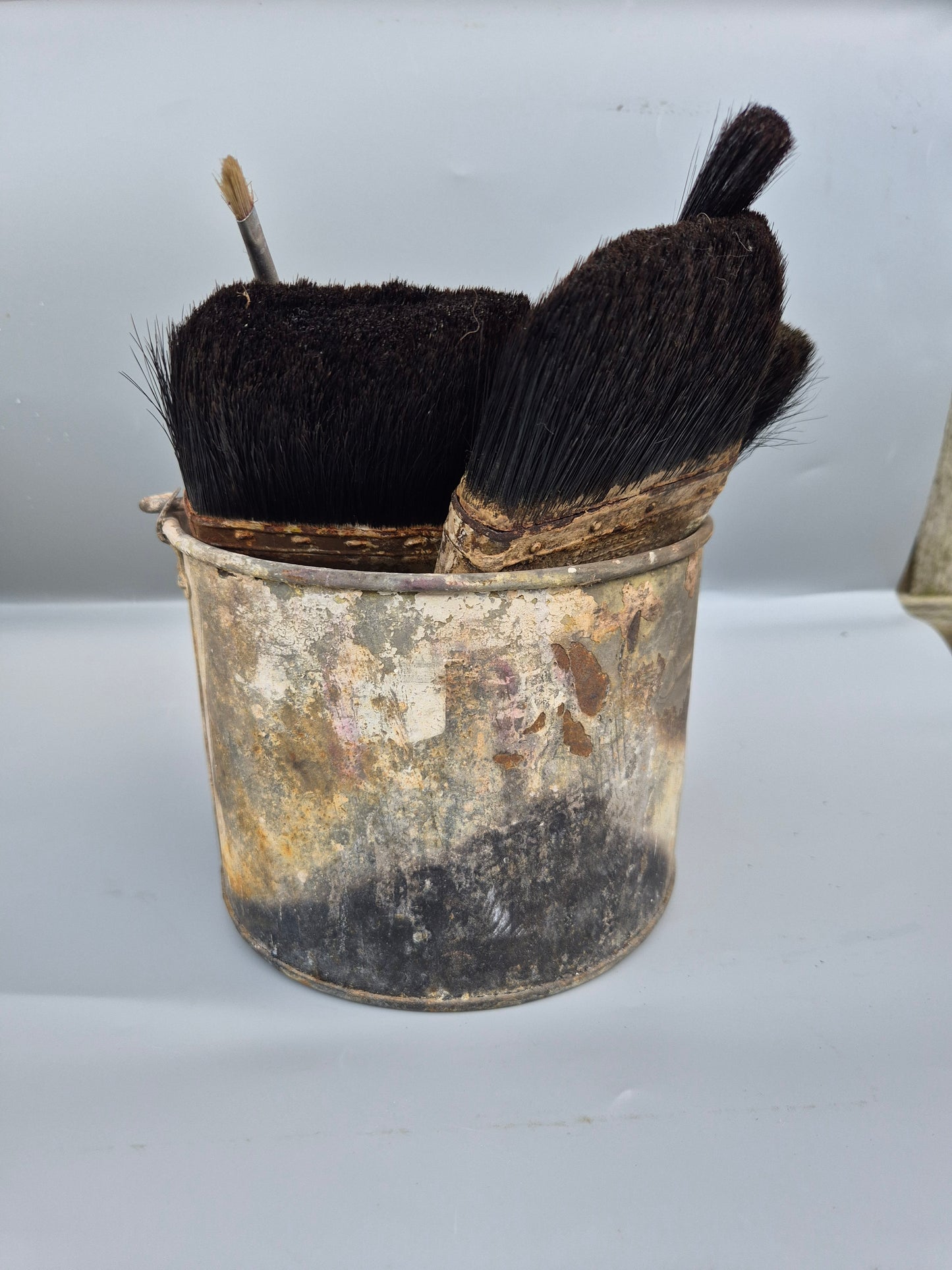 Vintage Paint Brushes x 5 & Metal Paint Kettle Pot Industrial Galvanised Bucket