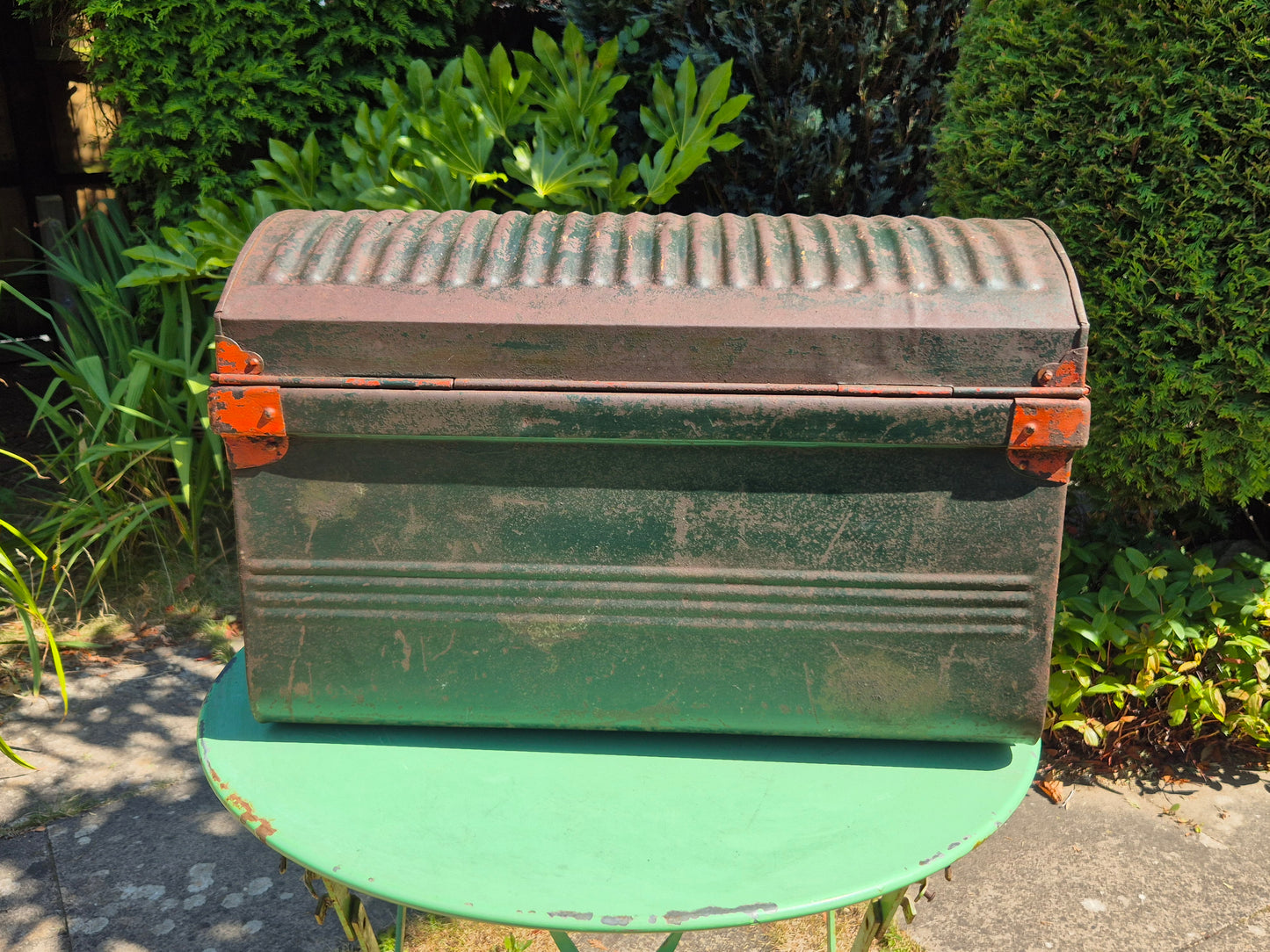 Vintage Tin Trunk Jones Bros - In The Malthouse Collective Stroud GL6 6NU
