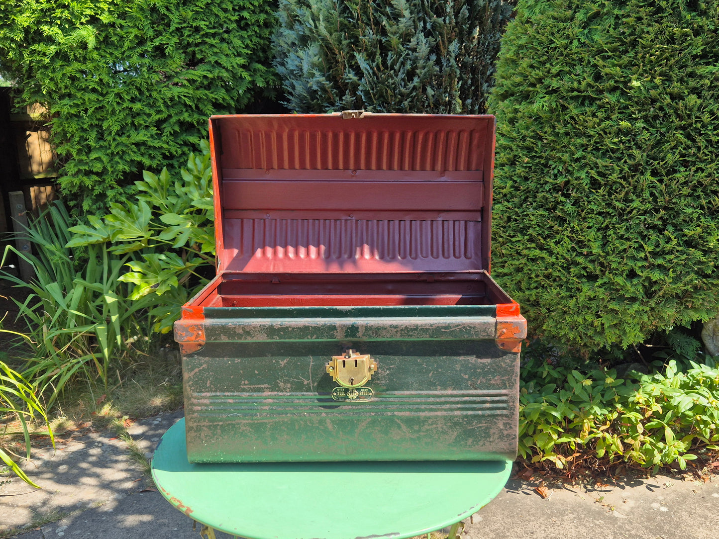 Vintage Tin Trunk Jones Bros - In The Malthouse Collective Stroud GL6 6NU