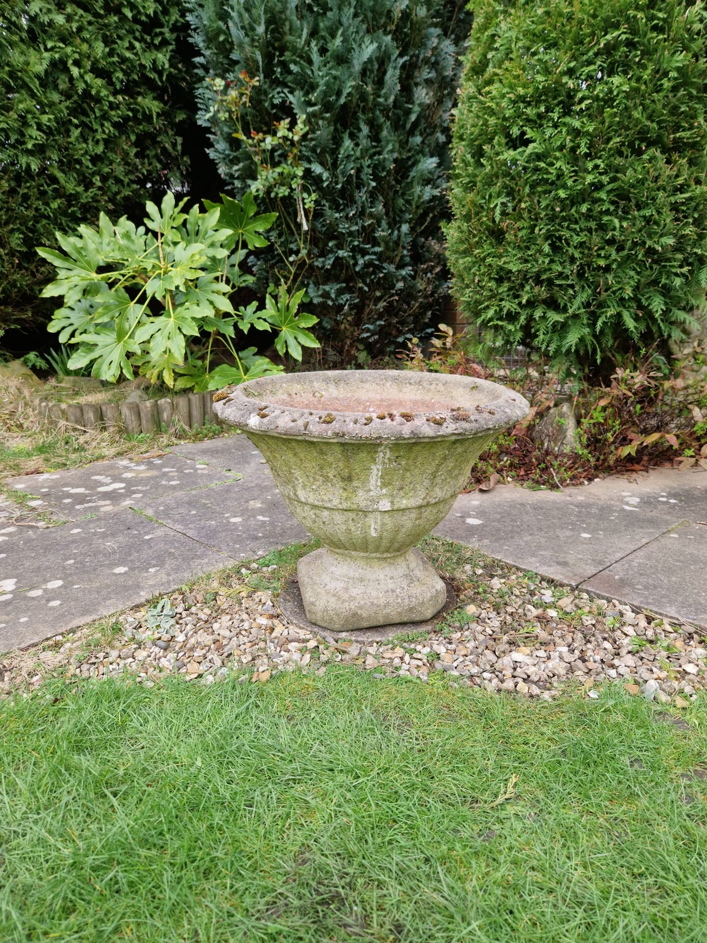 Beautiful Vintage Garden Urn Planter Trough