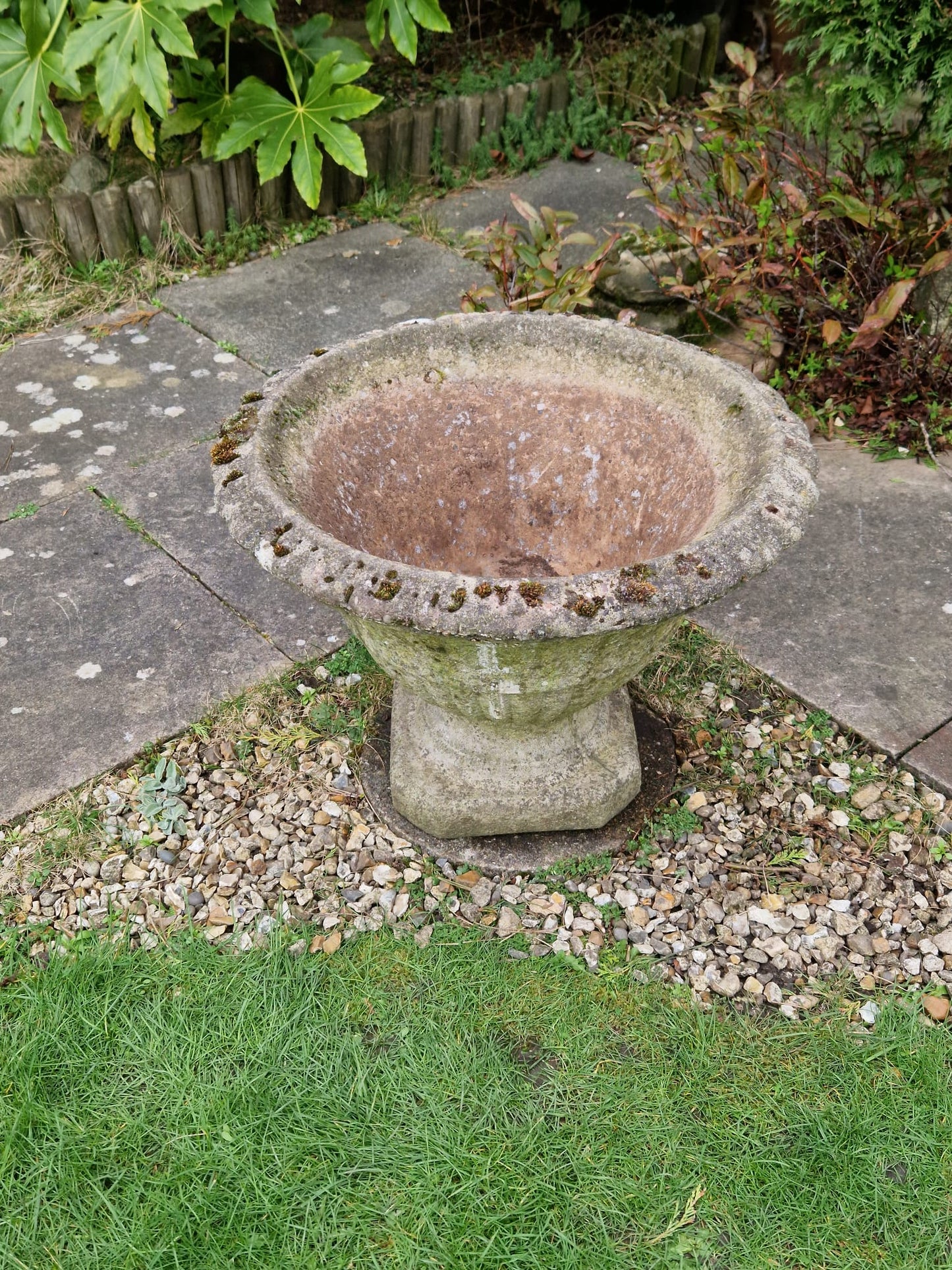 Beautiful Vintage Garden Urn Planter Trough