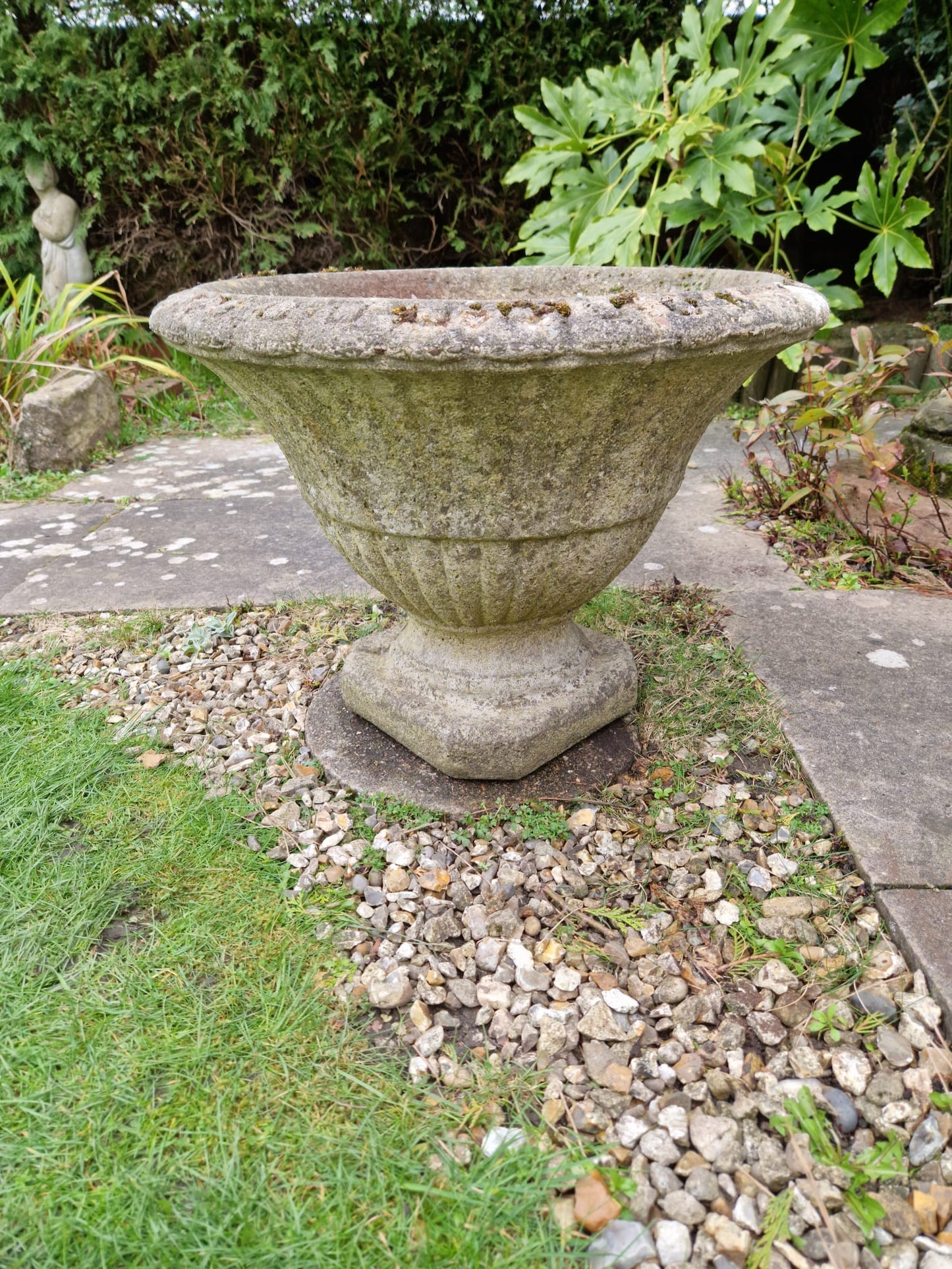 Beautiful Vintage Garden Urn Planter Trough