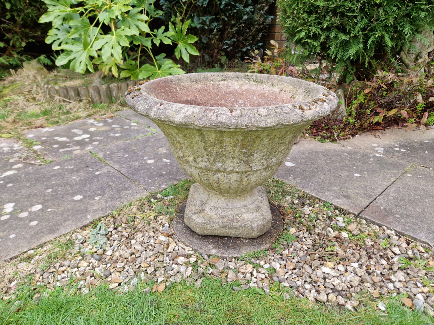 Beautiful Vintage Garden Urn Planter Trough