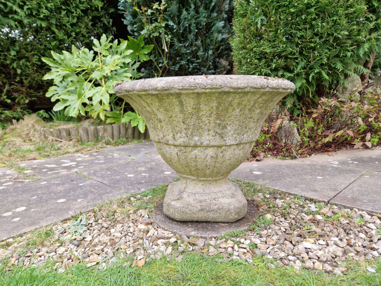 Beautiful Vintage Garden Urn Planter Trough