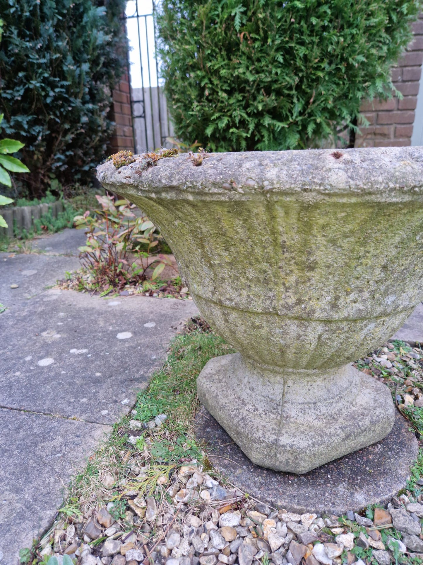 Beautiful Vintage Garden Urn Planter Trough