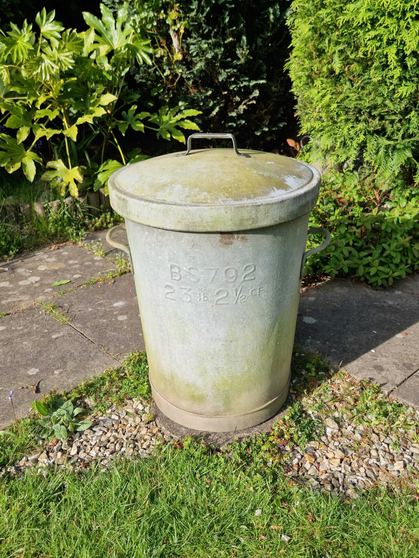 Vintage galvanised Heavy Duty Dustbin With Lid & Handles Dated 1971