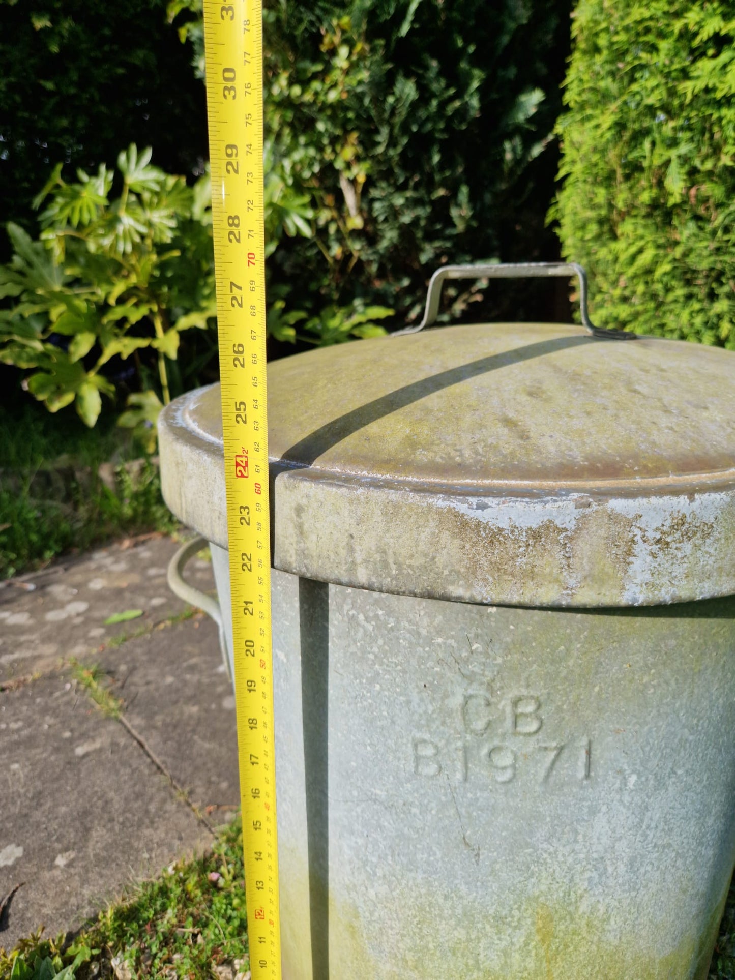 Vintage galvanised Heavy Duty Dustbin With Lid & Handles Dated 1971