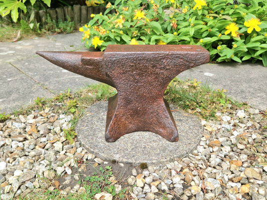 Vintage Blacksmith Anvil - Green Approx 35kg