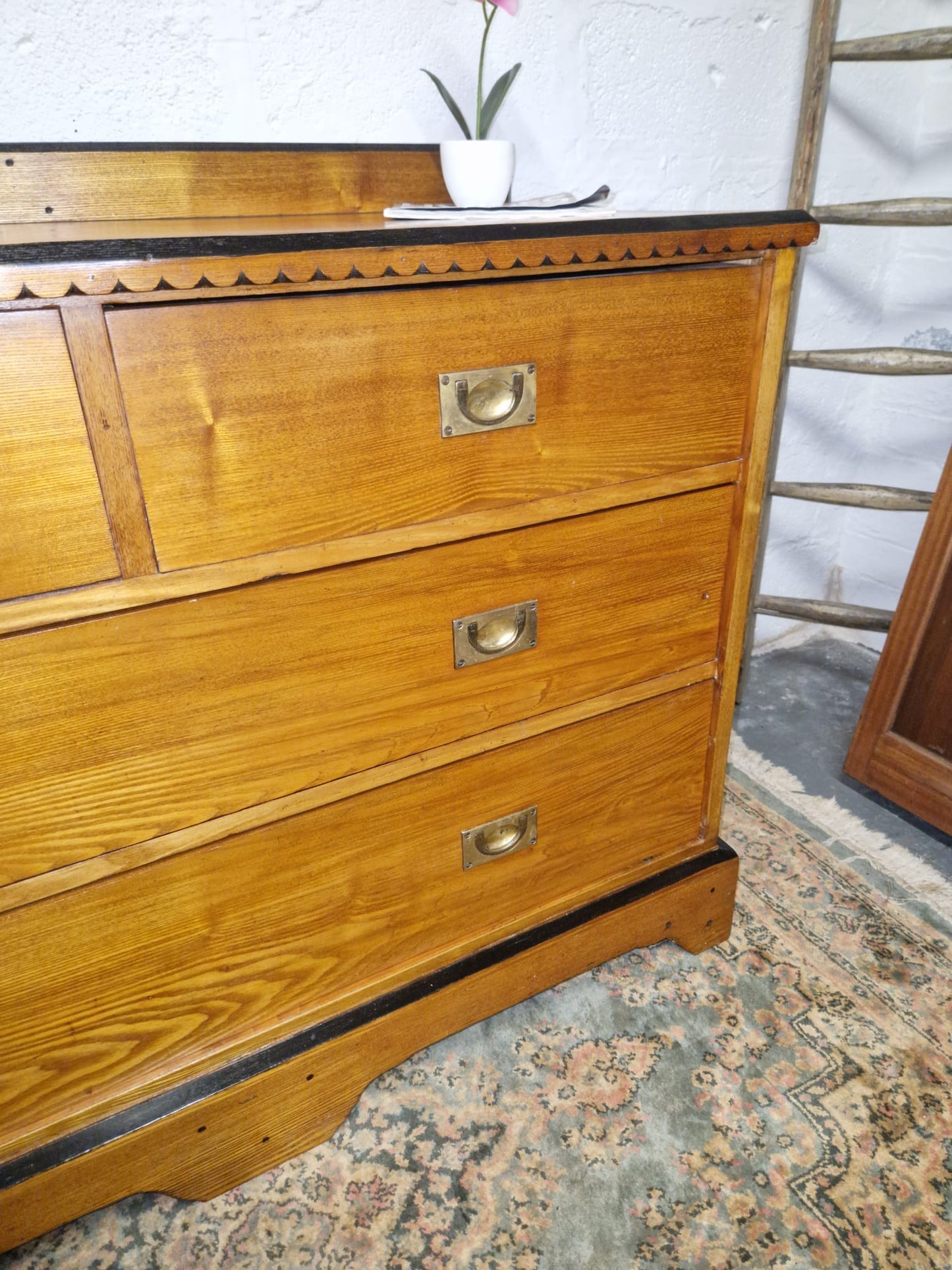 Antique Aesthetic Style Ash Chest Of Drawers