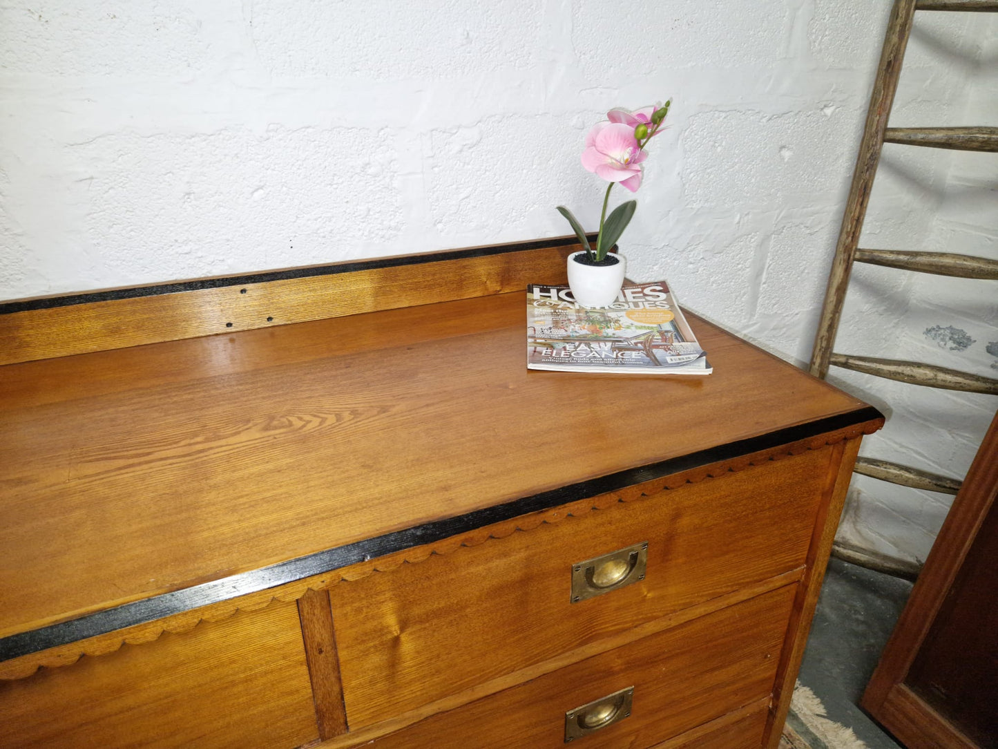 Antique Aesthetic Style Ash Chest Of Drawers