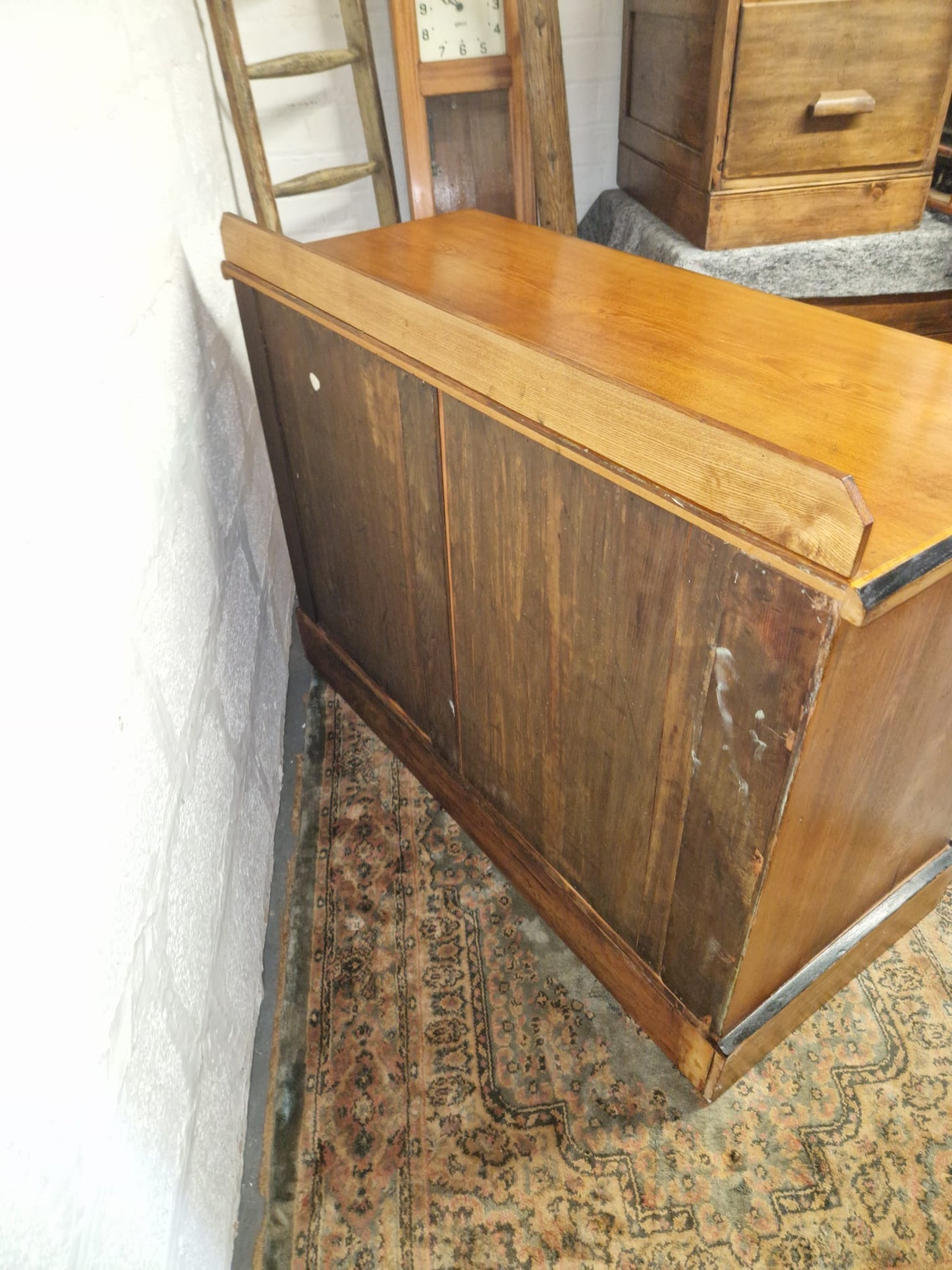 Antique Aesthetic Style Ash Chest Of Drawers