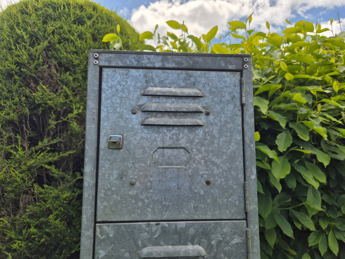 Galvanised lockers - In The Malthouse Collective Antiques Centre Stroud